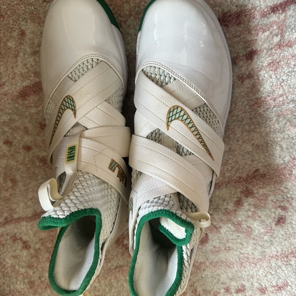 Nike LeBron Soldier 1 men's shoes size 12  (127) - Picture 8 of 8